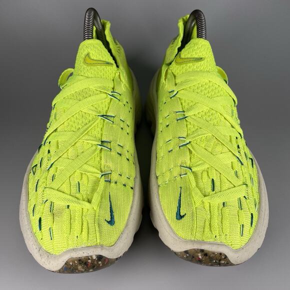 Nike Space Hippie 04 Womens Size 7.5 Green Flyknit Running Sneaker Athletic Shoe - Picture 2 of 9